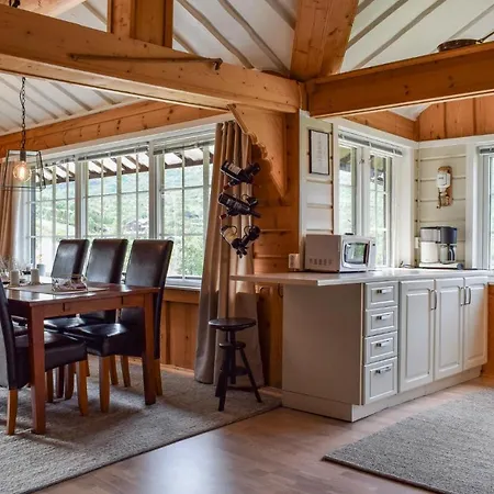 Amazing In W/ 3 Bedrooms *